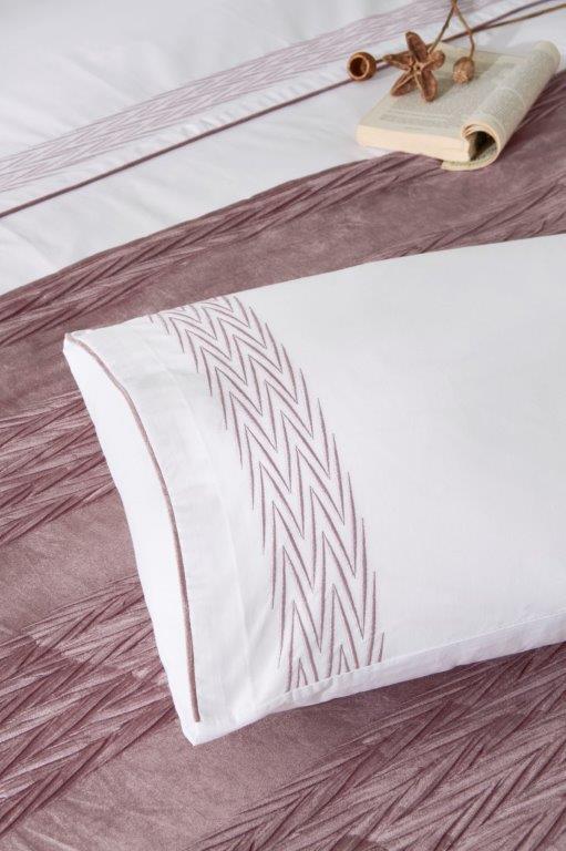 Özdilek Nevresim Takımı Çift Kişilik Runnerlı Velvet Pudra