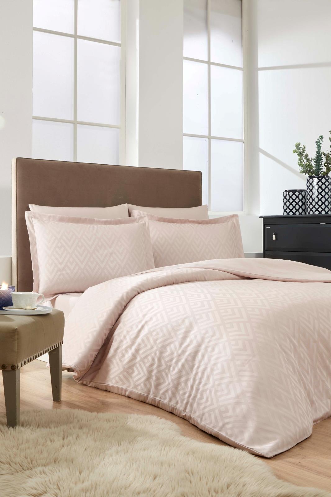 Özdilek Nevresim Takımı Çift Kişilik Saten Jakarlı Geometrik Bej